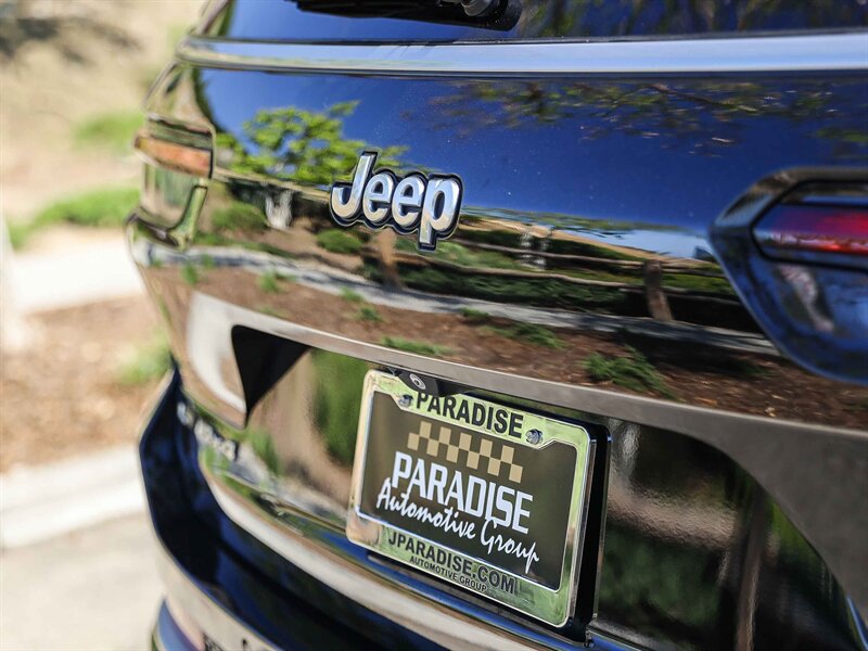 Used 2021 Jeep Grand Cherokee L Summit image 15