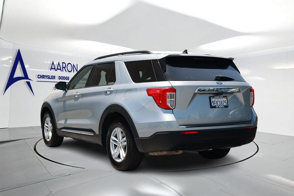 Used 2022 Ford Explorer XLT RWD image 2
