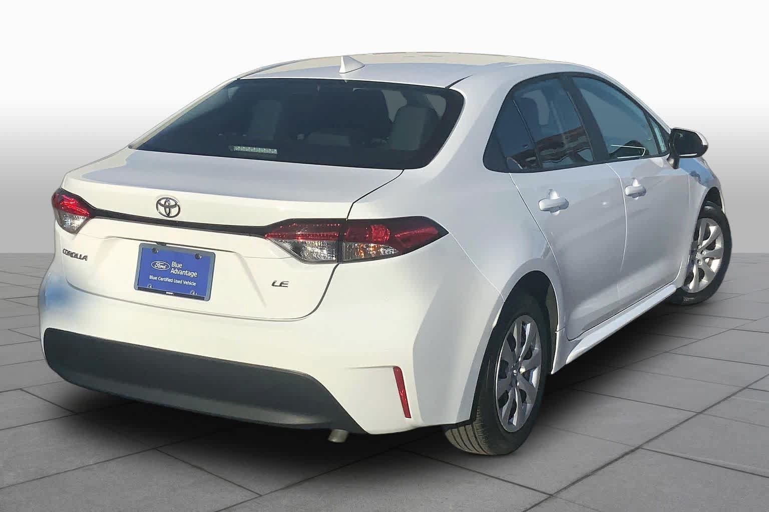 Used 2025 Toyota Corolla LE FWD image 13