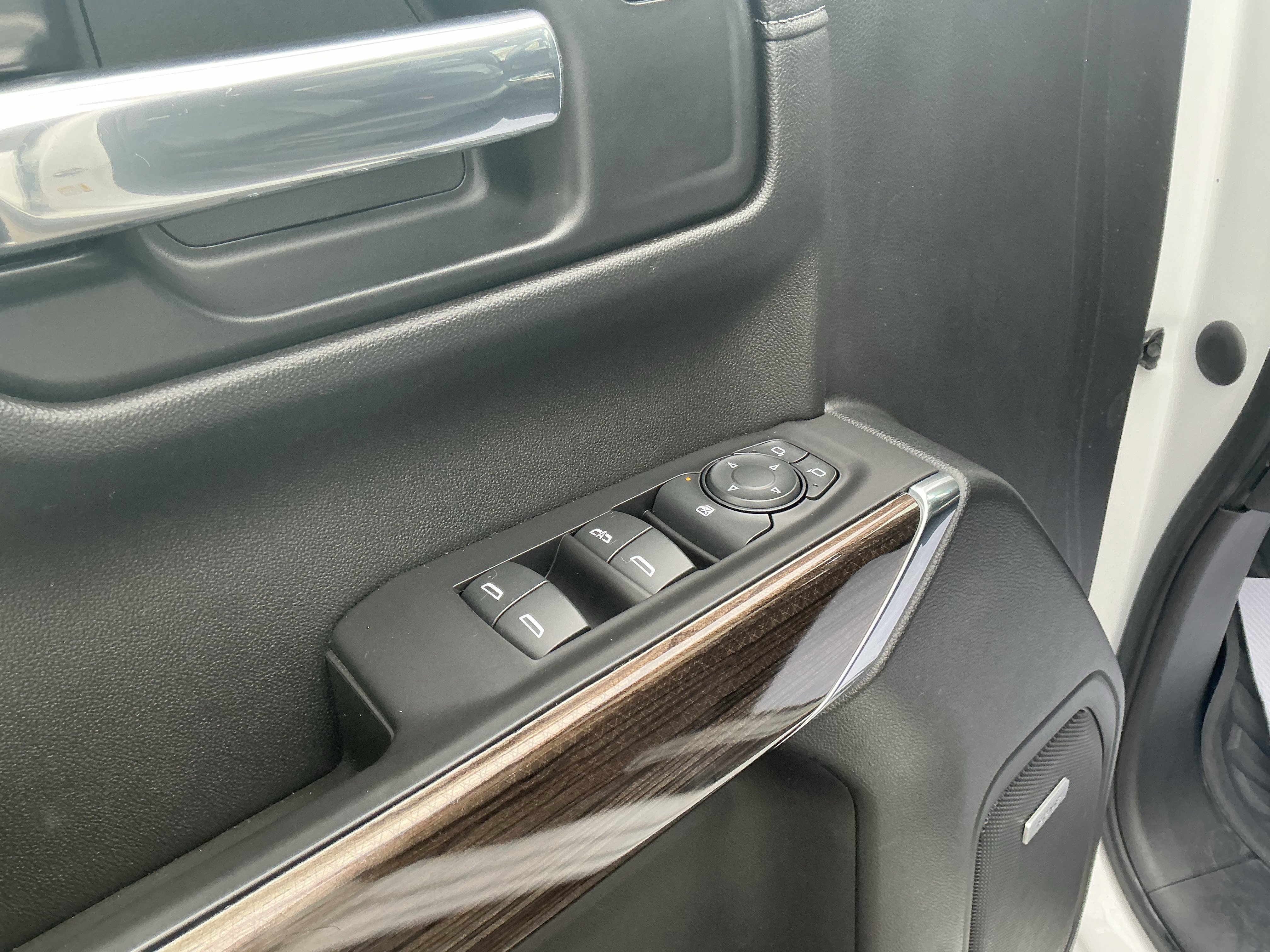 Used 2020 Chevrolet Silverado 1500 RST w/ All-Star Edition image 13