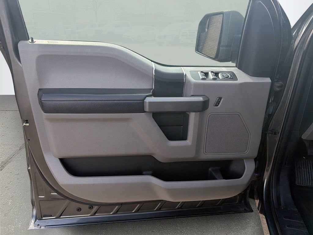 Used 2016 Ford F150 XLT image 19