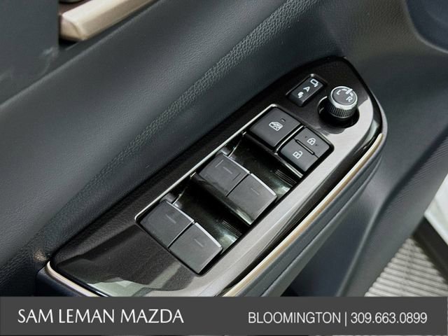 Used 2025 Toyota Crown Platinum w/ Carpet Mat Package (TMS) AWD/4WD image 18