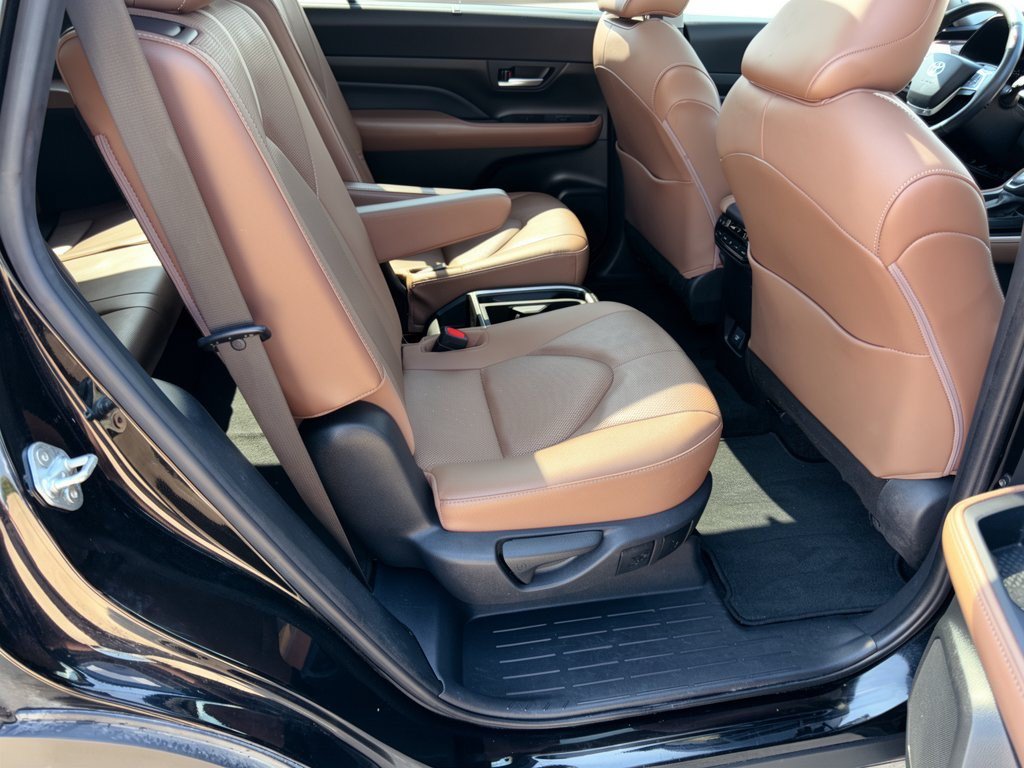 Used 2024 Toyota Grand Highlander AWD image 29