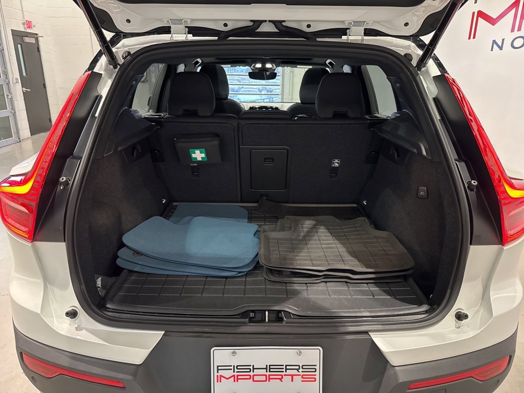 Used 2024 Volvo XC40 Recharge Plus w/ Protection Package Premier image 33