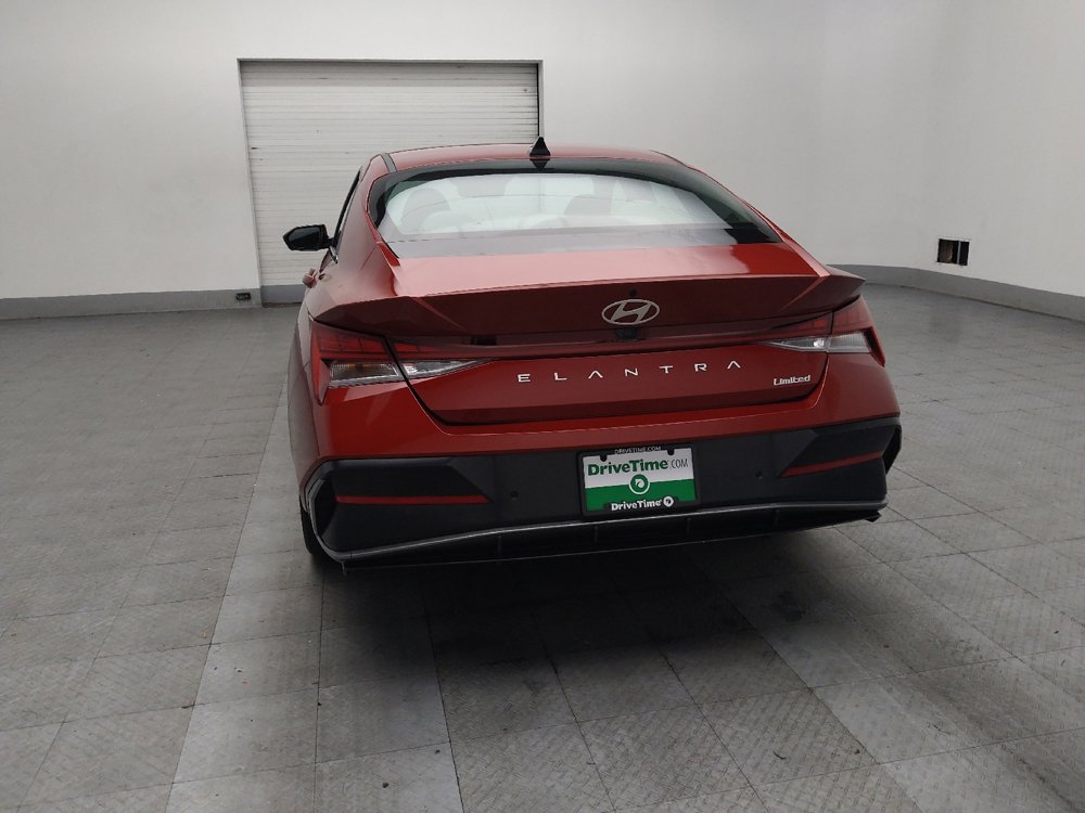 Used 2024 Hyundai Elantra Limited image 6