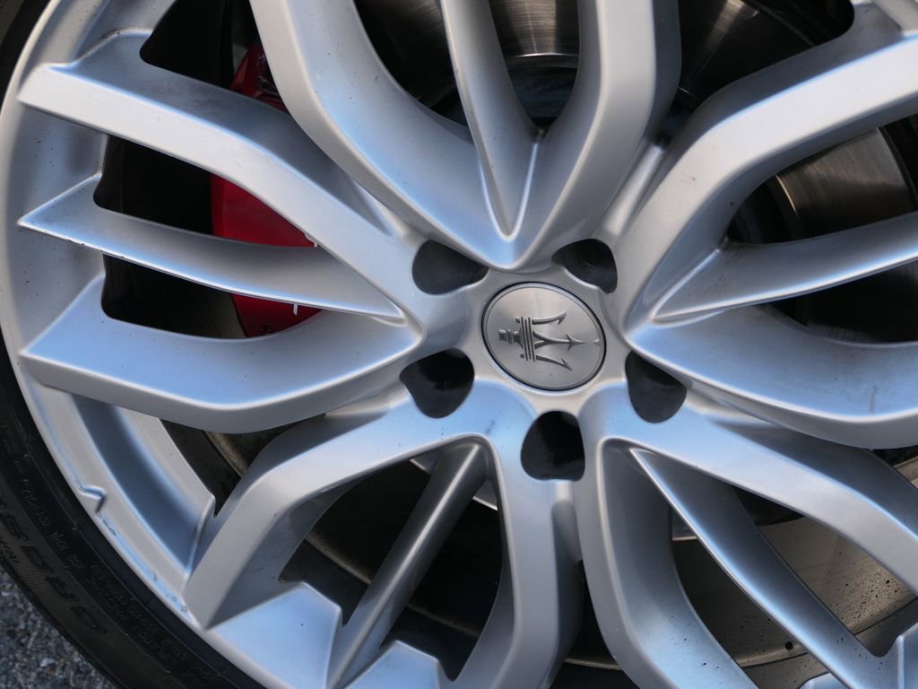 Used 2022 Maserati Levante GT image 10