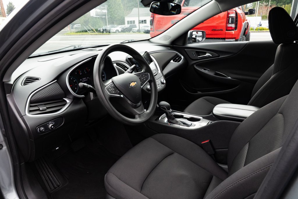 Used 2023 Chevrolet Malibu LT image 18