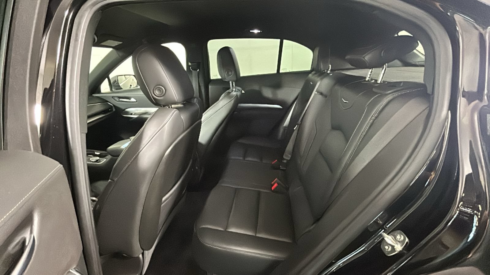 Used 2024 Cadillac XT4 Premium Luxury AWD/4WD image 30