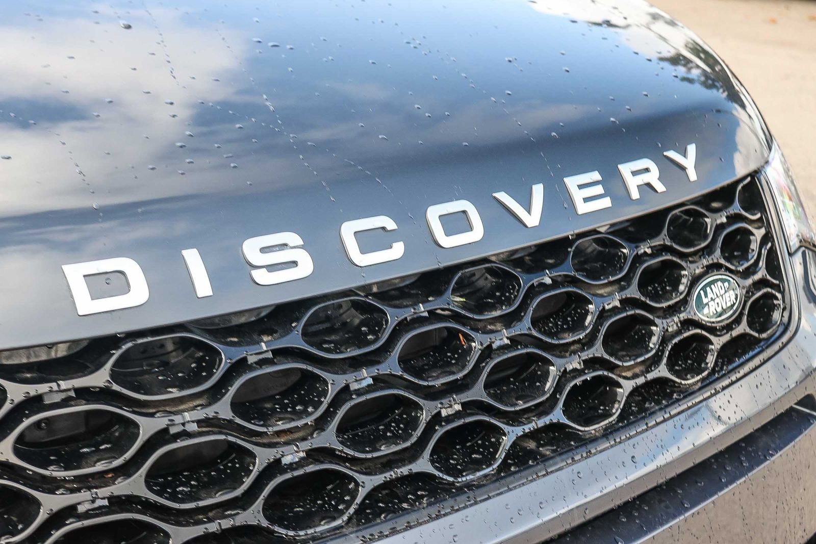 Used 2025 Land Rover Discovery Sport S image 15