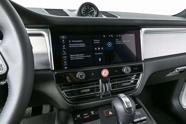 Certified 2026 Porsche Macan AWD/4WD image 12