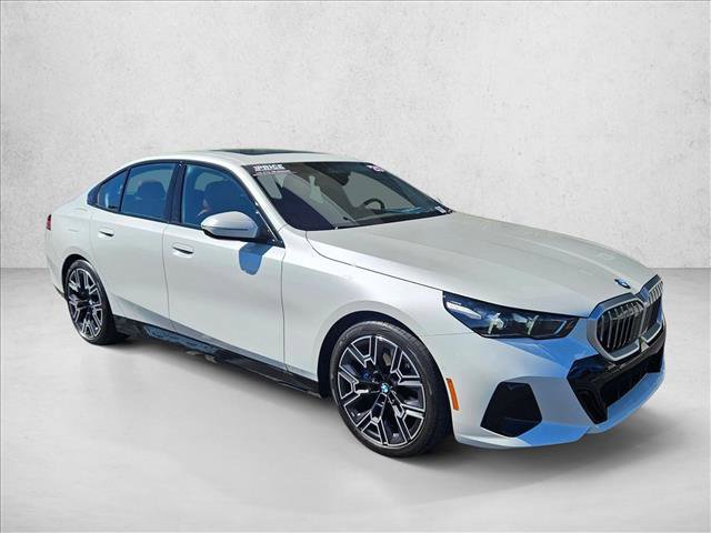 Used 2025 BMW 530i w/ M Sport Package image 3