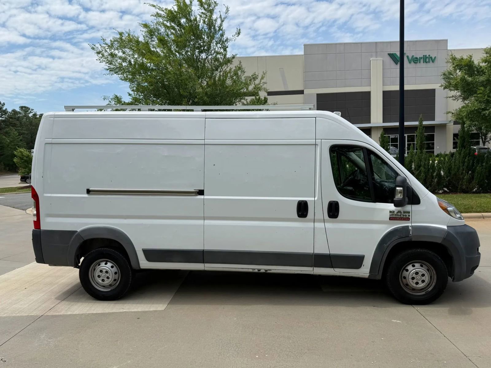 Used 2017 RAM ProMaster 2500 w/ Interior Convenience Group FWD image 3