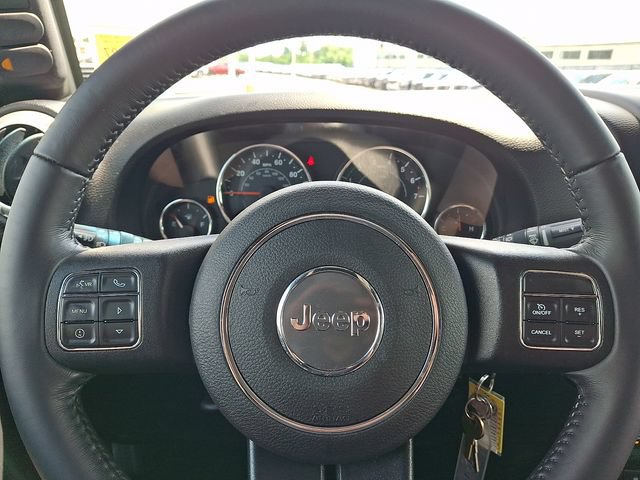 Used 2017 Jeep Wrangler Unlimited Sahara w/ Dual Top Group AWD/4WD image 17