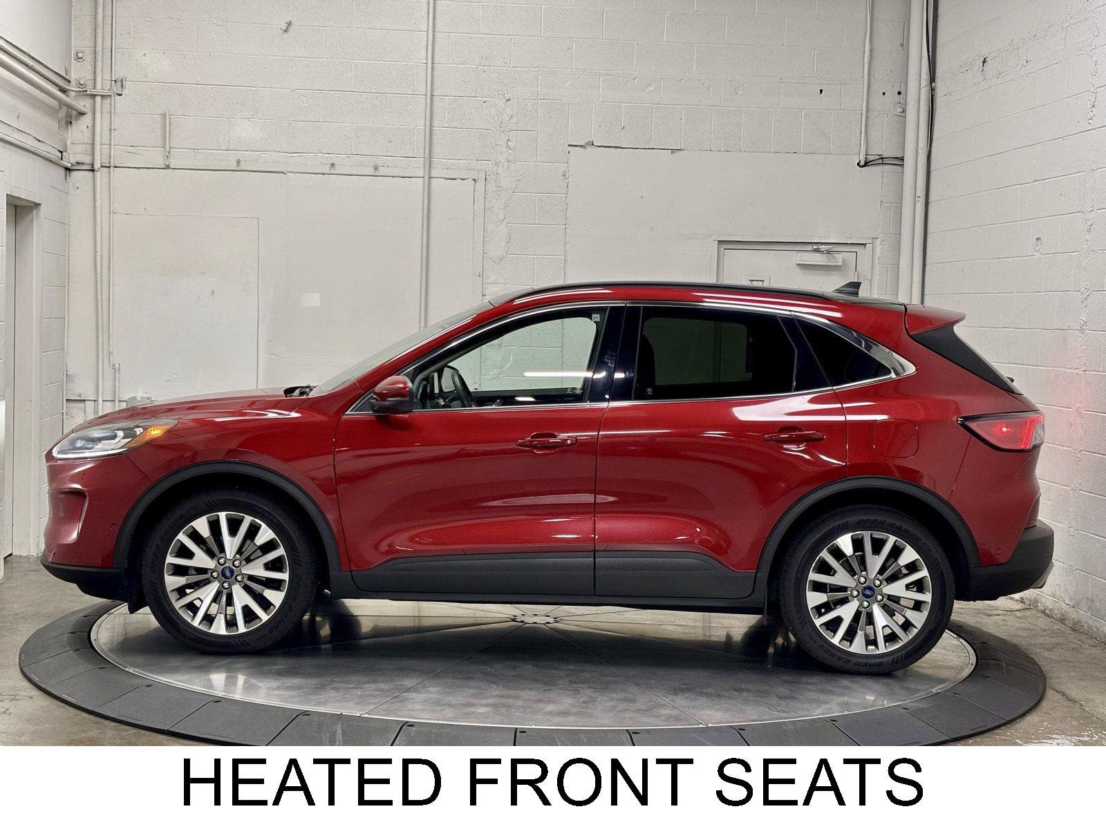 Used 2020 Ford Escape Titanium w/ Titanium Premium Package 2.0 AWD/4WD image 6