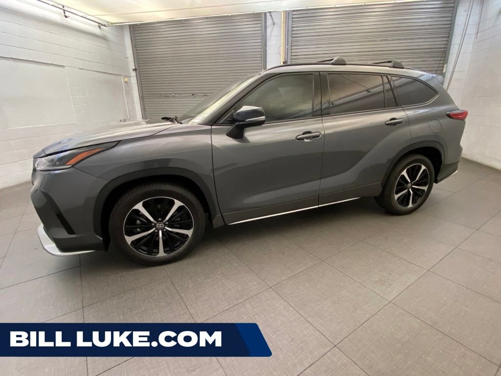 Used 2021 Toyota Highlander XSE AWD/4WD image 1