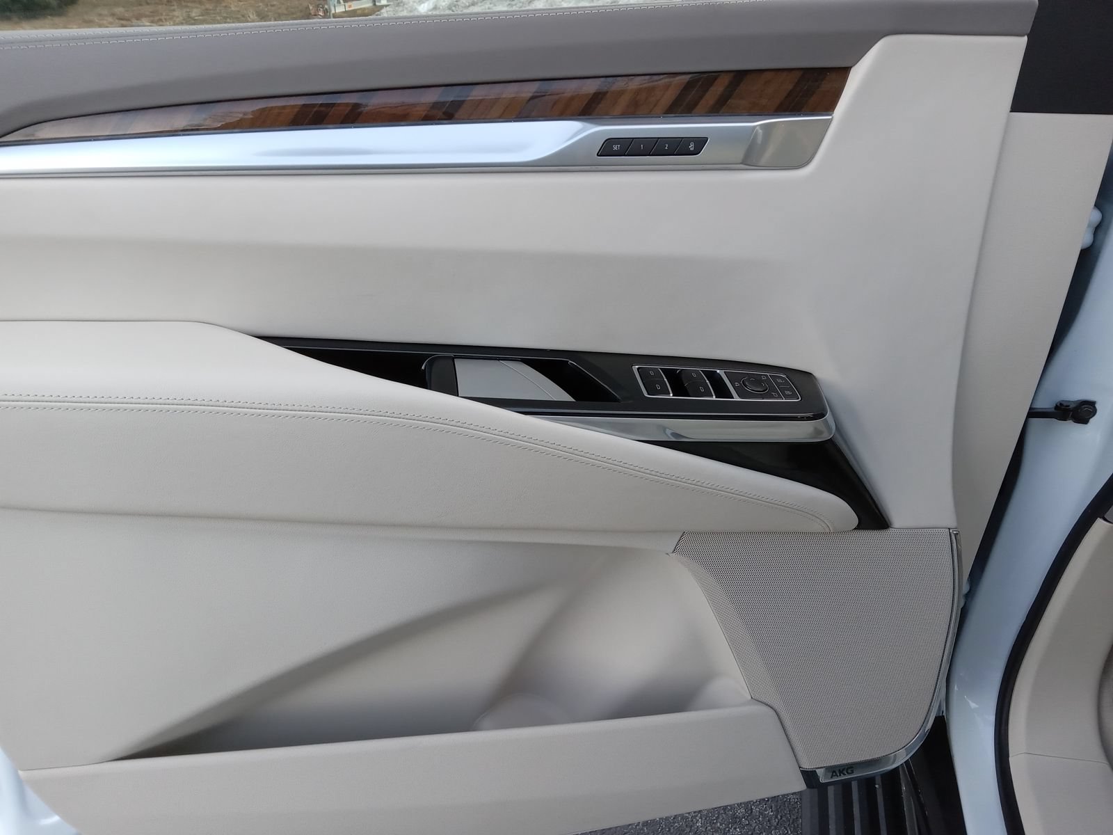 Certified 2026 Cadillac Escalade Platinum Sport w/ LPO, ONYX Package AWD/4WD image 10