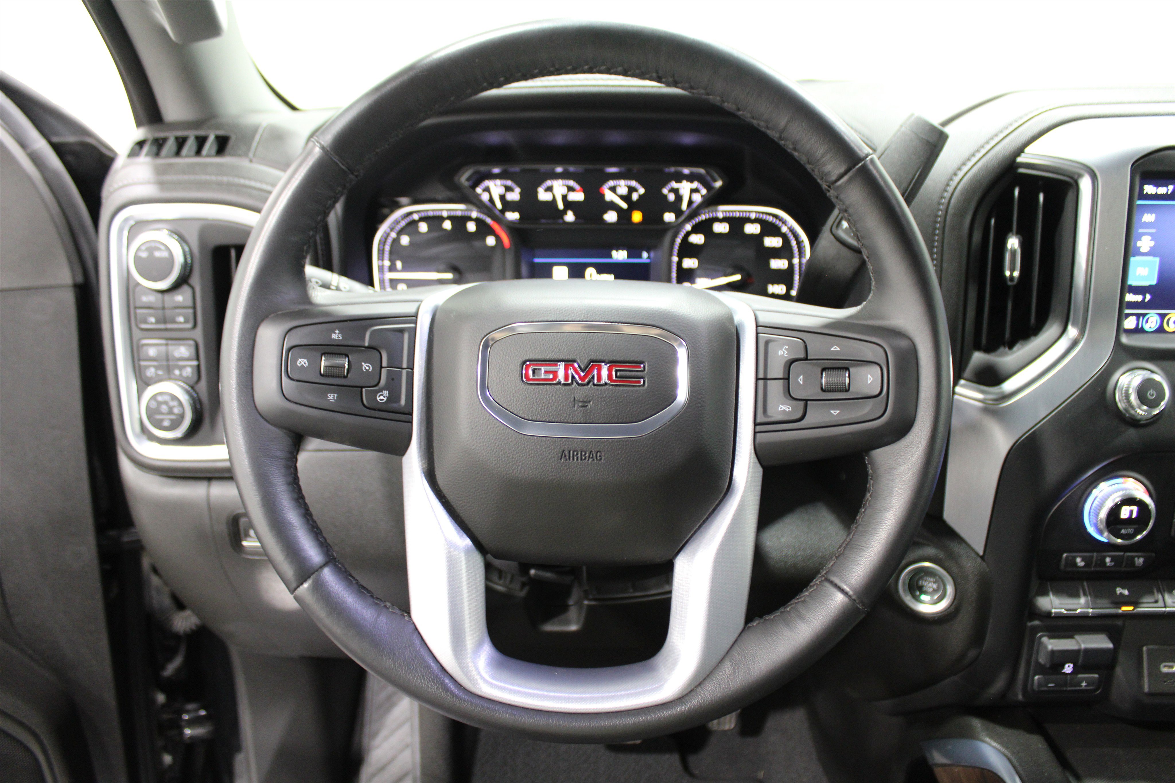 Used 2022 GMC Sierra 2500 SLT w/ SLT Premium Package image 11