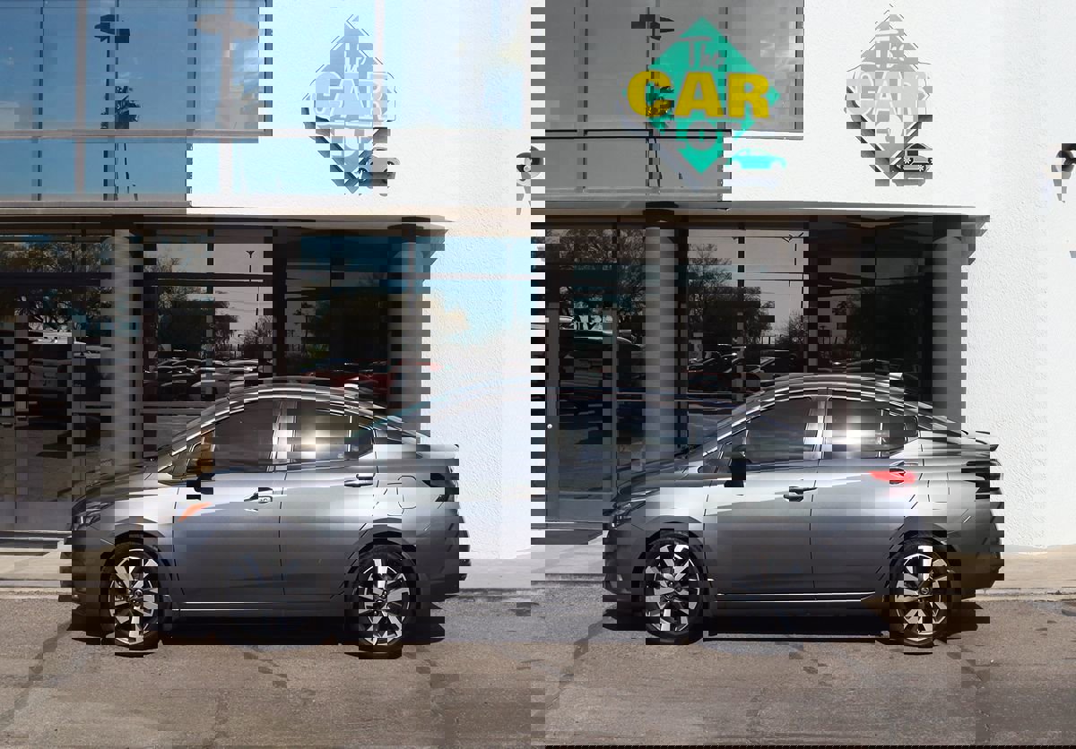 Used 2020 Nissan Versa SR w/ Electronics Package image 8