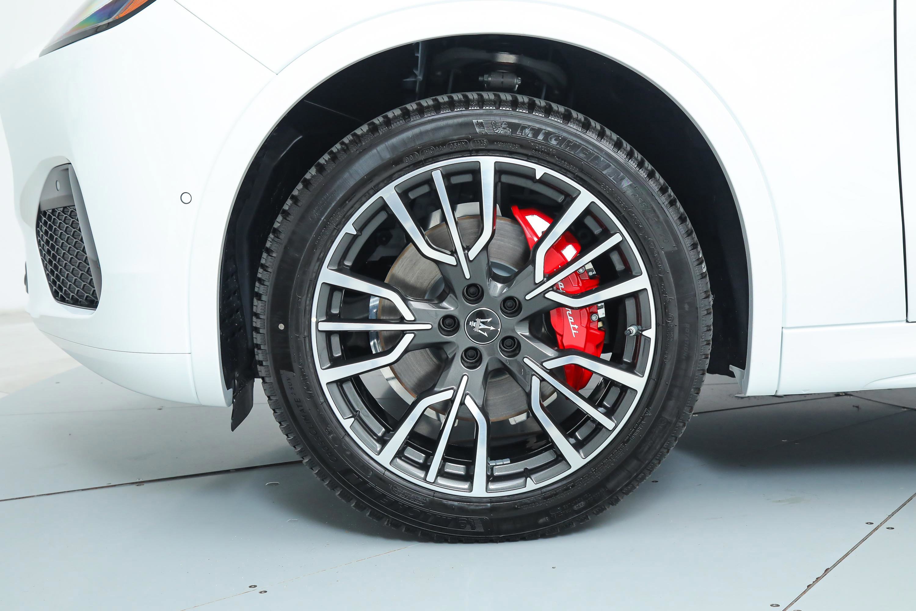 New 2025 Maserati Grecale GT image 9