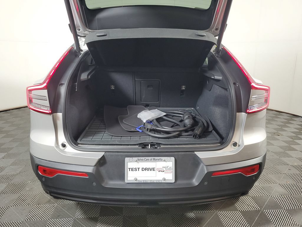 Certified 2024 Volvo C40 P8 Recharge Ultimate w/ Protection Package Premier RWD image 11