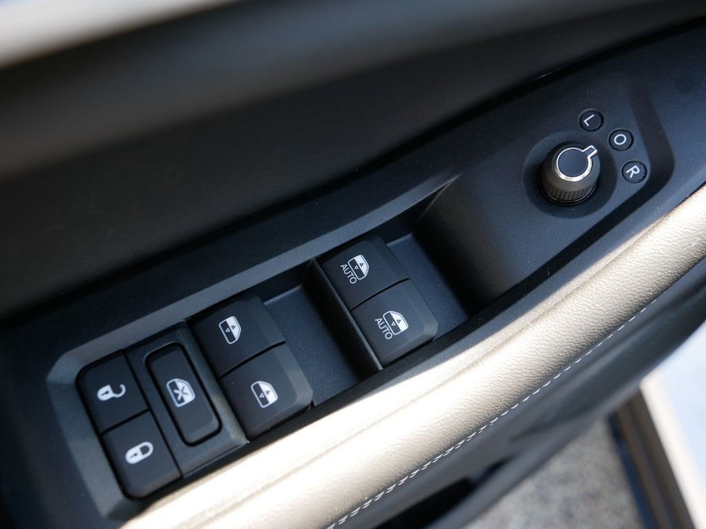 Certified 2025 Jeep Grand Cherokee L Limited w/ Luxury Tech Group II image 38