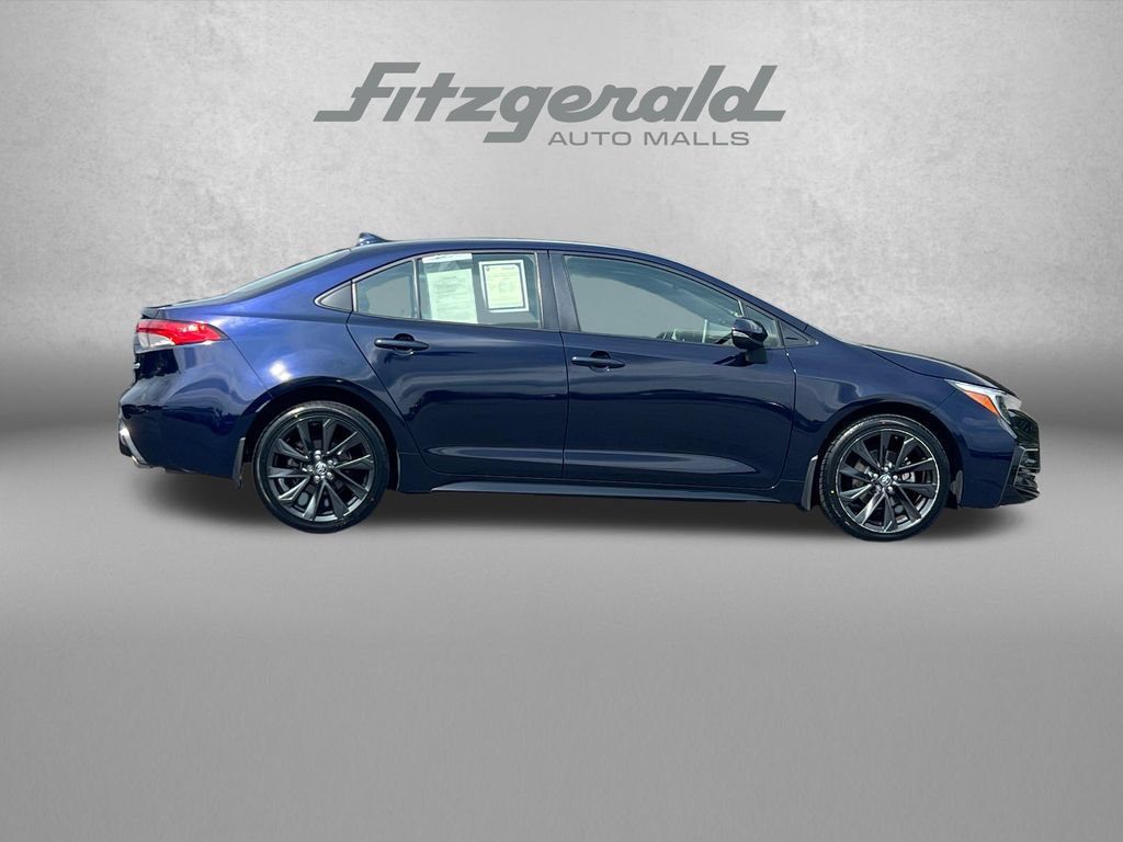 Used 2023 Toyota Corolla SE w/ SE Package FWD image 3