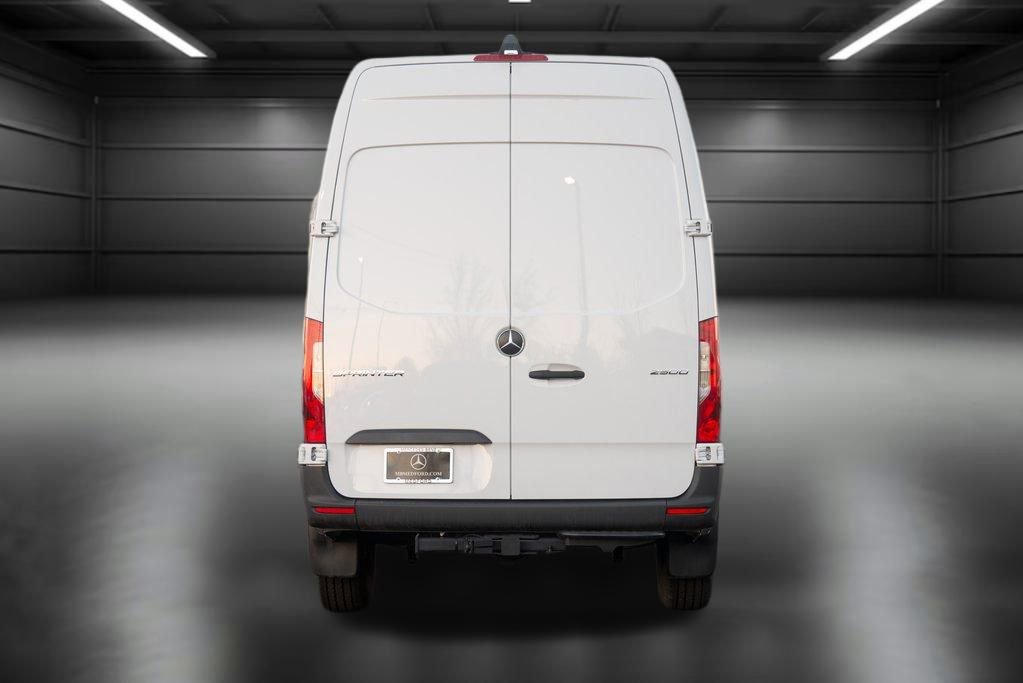 Used 2025 Mercedes-Benz Sprinter 2500 image 4