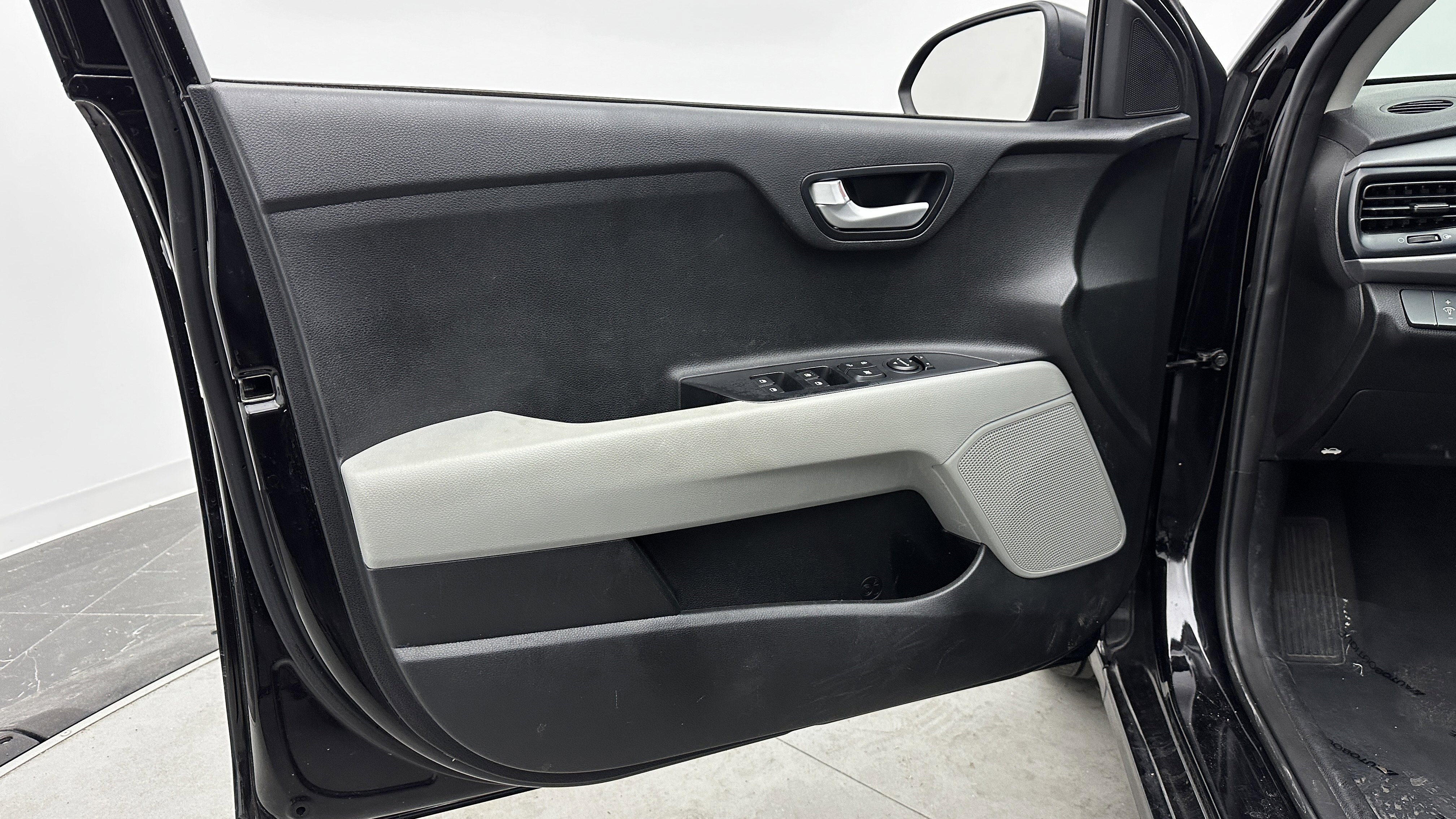 Used 2018 Kia Rio S image 10