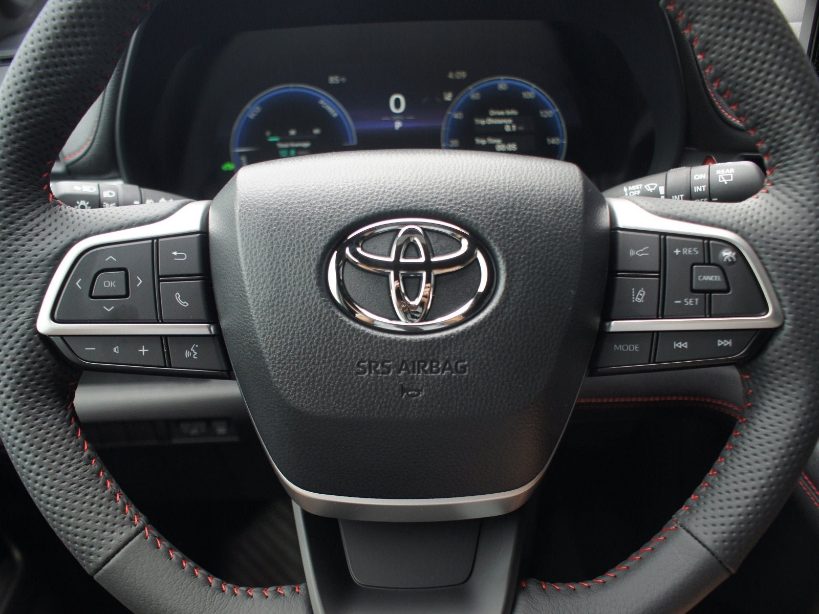 Used 2026 Toyota Sienna XSE FWD image 8