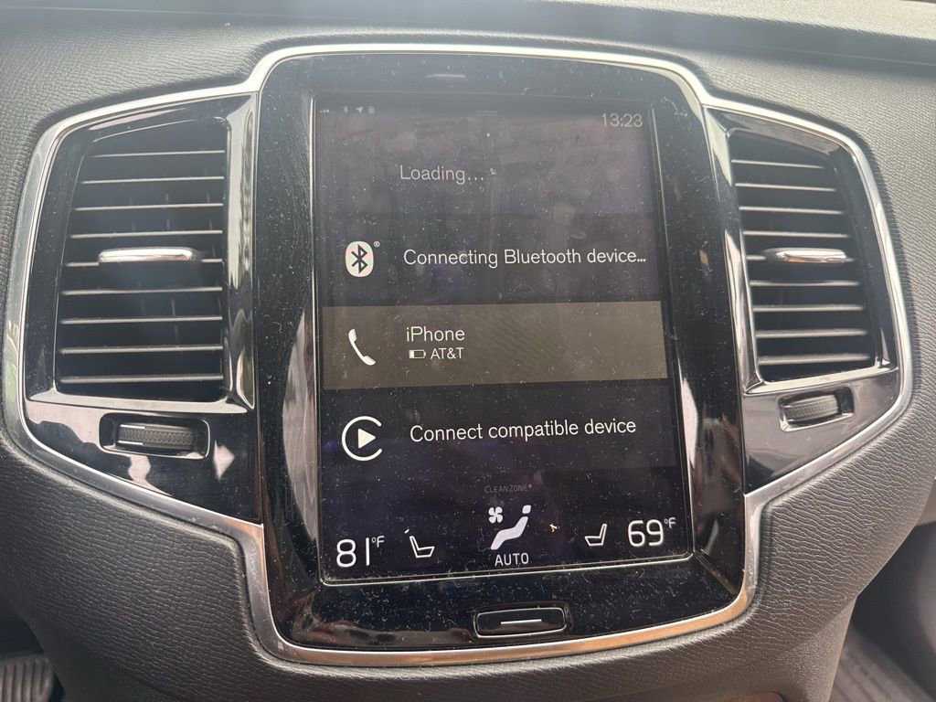 Used 2017 Volvo XC90 T6 Momentum AWD/4WD image 5