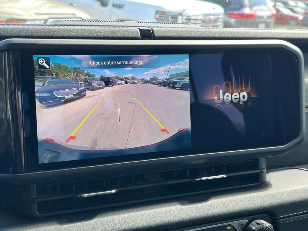 Used 2024 Jeep Gladiator Mojave w/ Safety Group image 37