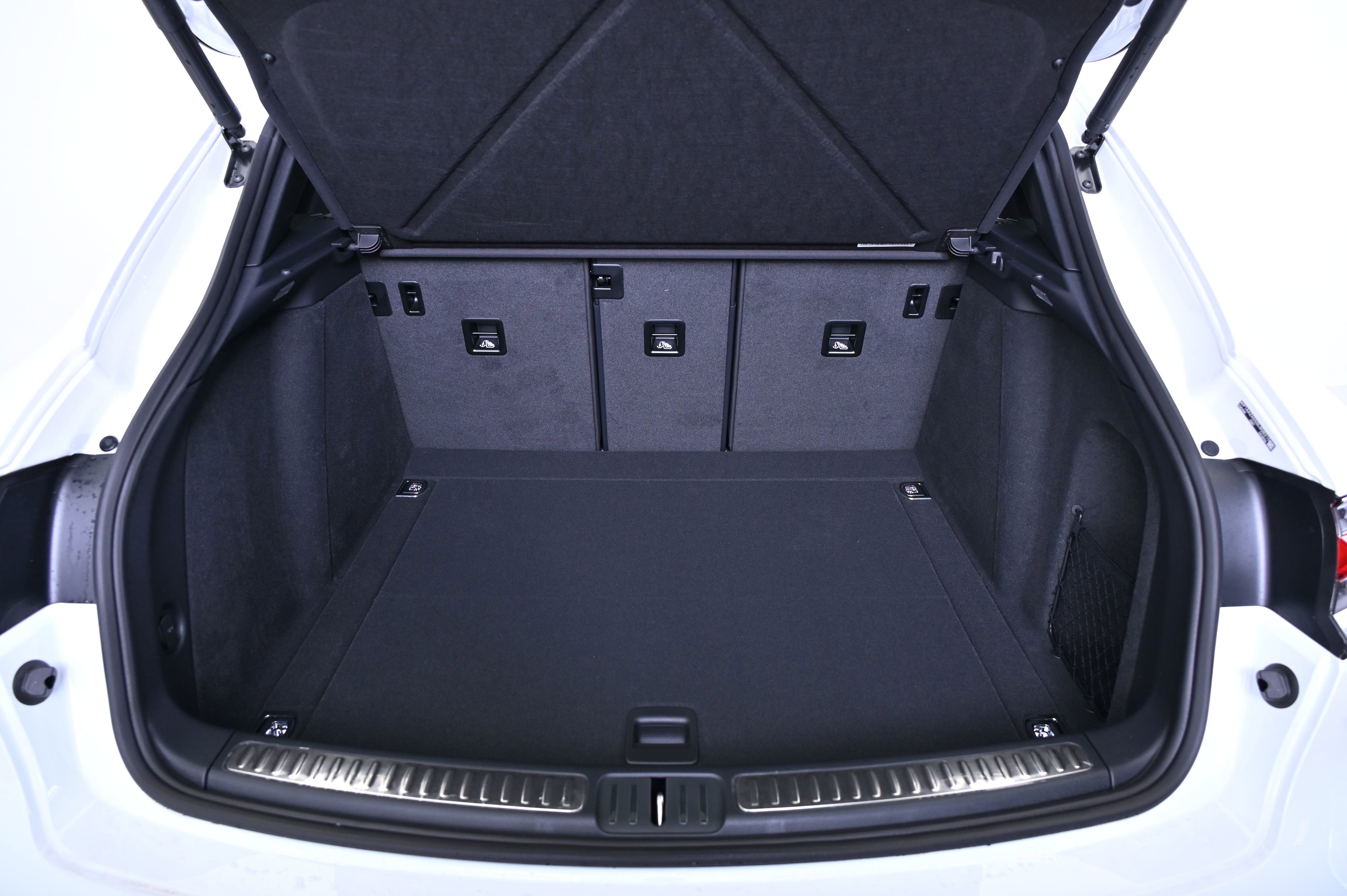 Certified 2025 Porsche Macan image 19