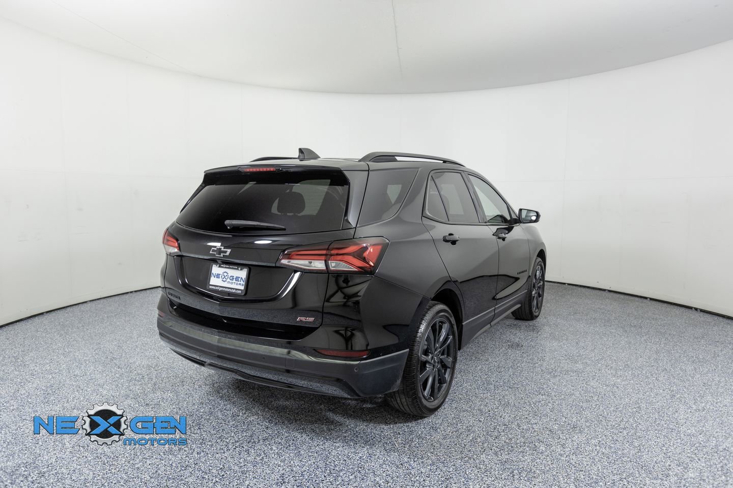 Used 2023 Chevrolet Equinox RS FWD image 7
