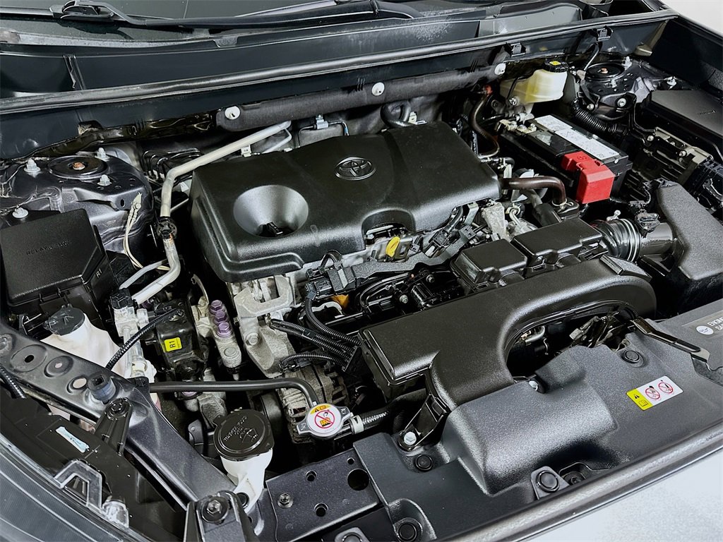 Used 2021 Toyota RAV4 LE image 26