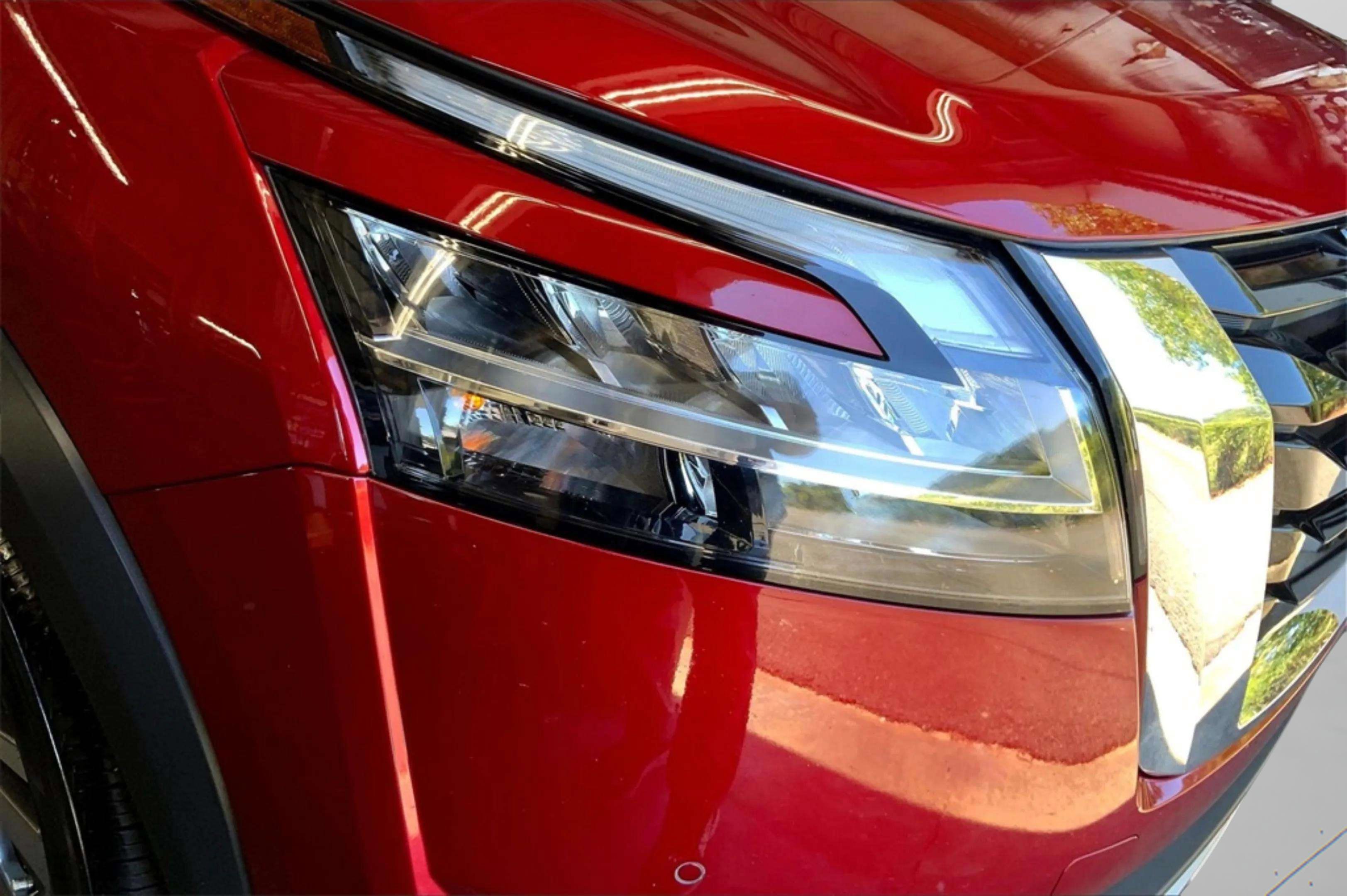 Used 2023 Nissan Pathfinder SL image 11