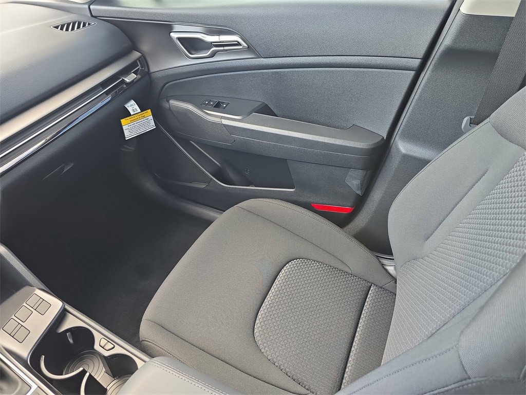 New 2026 Kia Sportage LX image 15