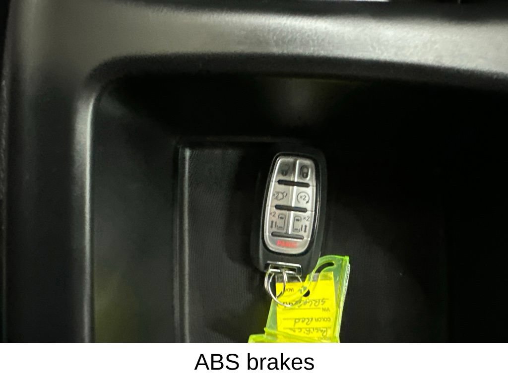 Used 2025 Chrysler Pacifica Select FWD image 37