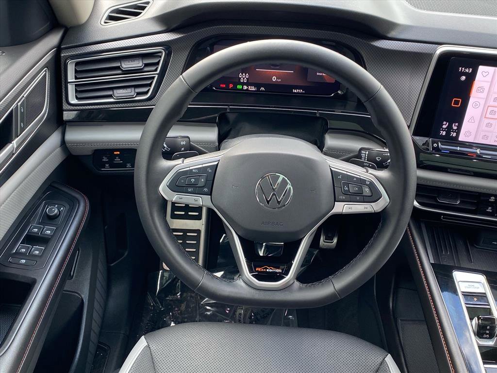 Certified 2025 Volkswagen Atlas Peak Edition SE image 6