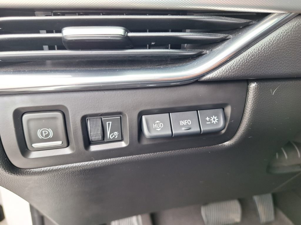 Used 2023 Cadillac XT4 Premium Luxury w/ Technology Package image 21