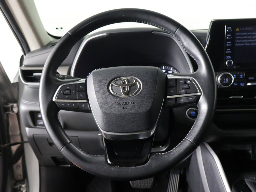 Used 2020 Toyota Highlander XLE image 40