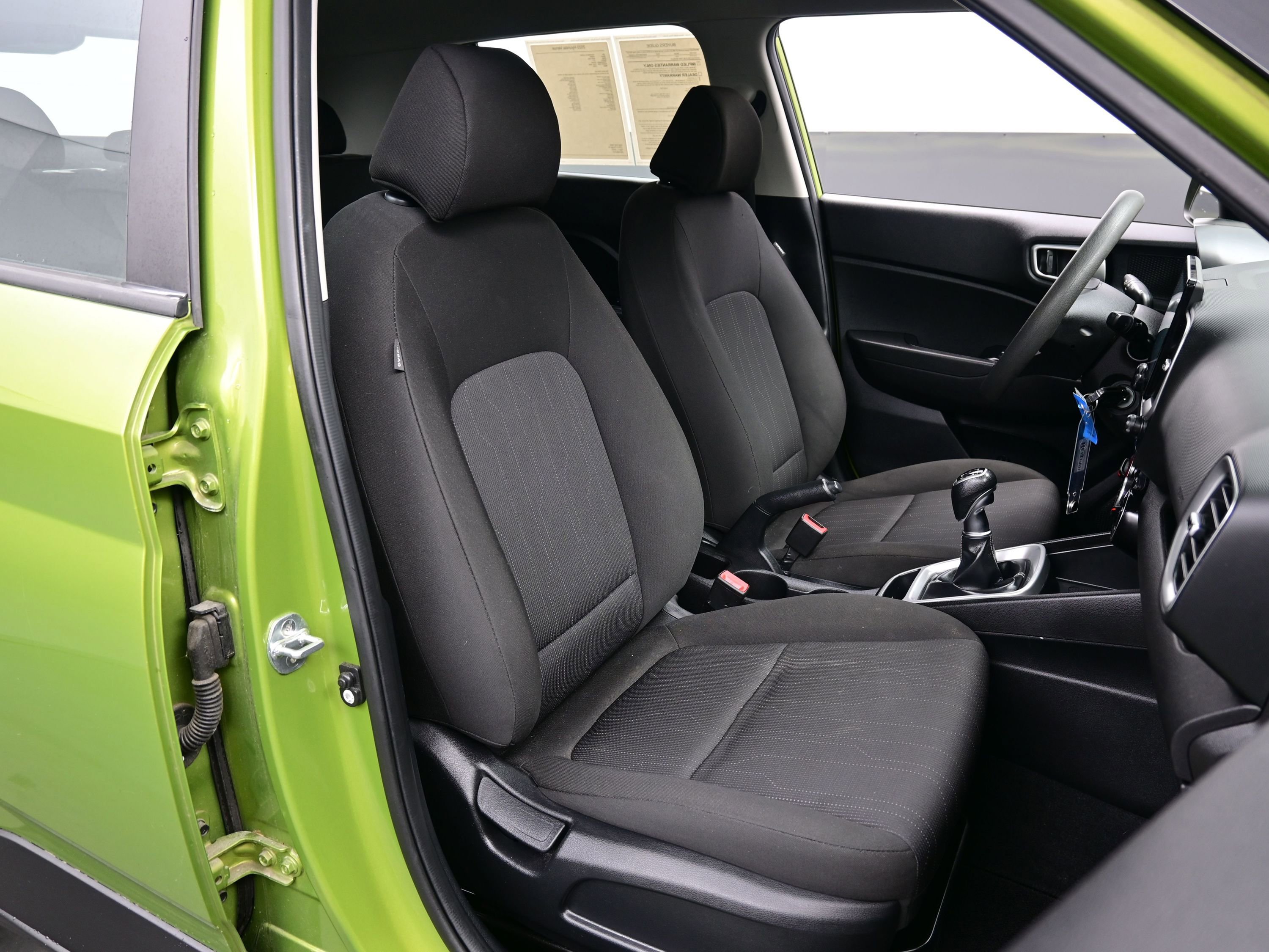 Used 2020 Hyundai Venue SE image 14