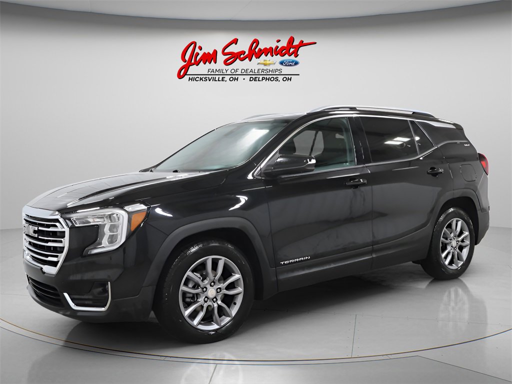 Used 2022 GMC Terrain SLT w/ Tech Package image 2