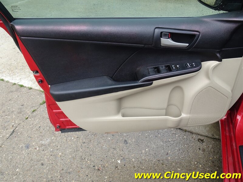 Used 2012 Toyota Camry LE FWD image 25
