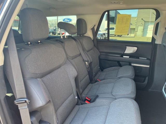 Certified 2025 Ford Expedition Active image 36