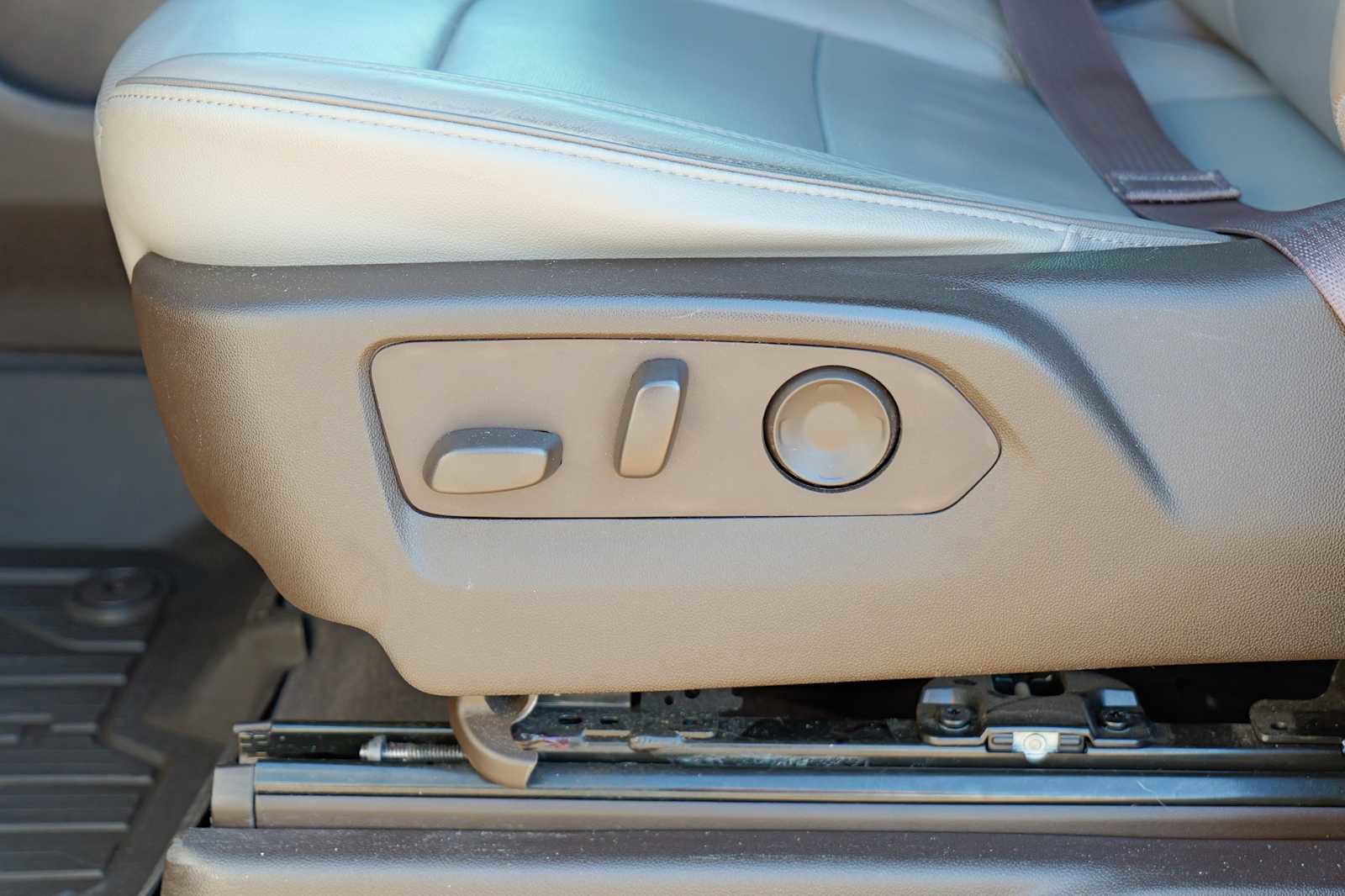 Used 2021 GMC Yukon XL SLT w/ SLT Luxury Plus Package image 21