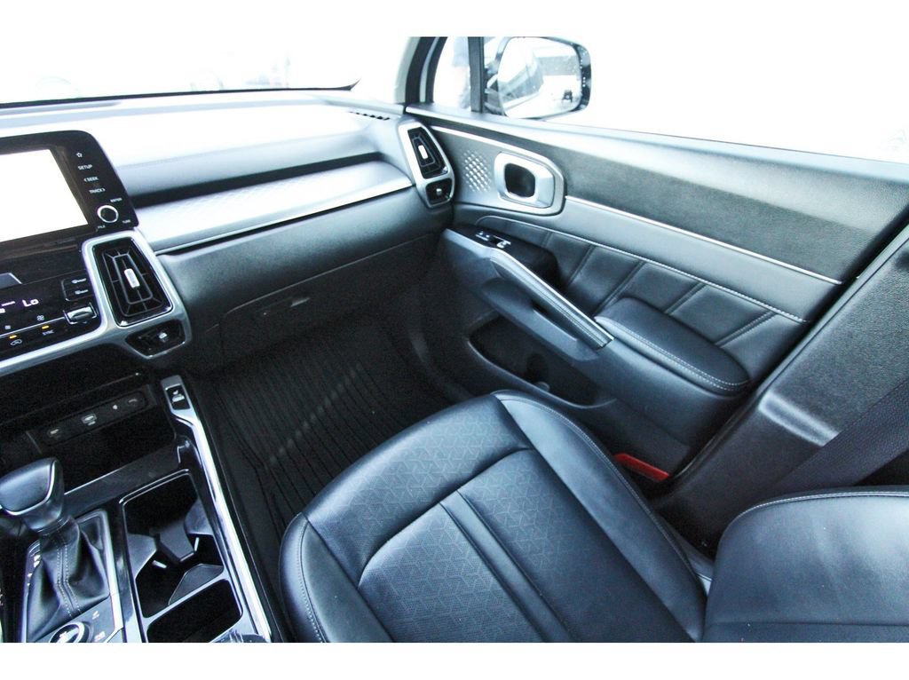 Used 2023 Kia Sorento SX AWD/4WD image 10