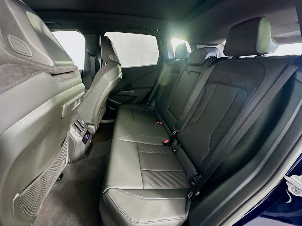 Used 2025 BMW X3 xDrive30i w/ Premium Package image 29