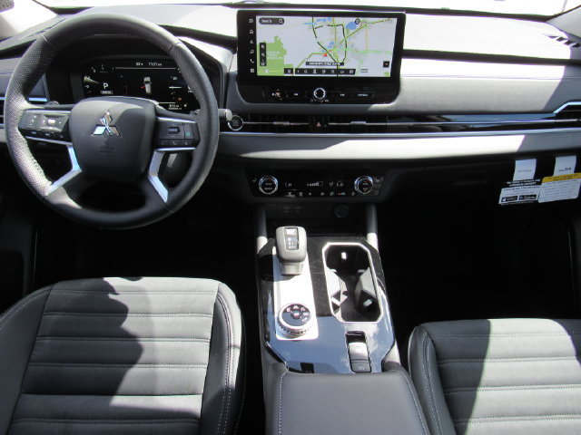 New 2026 Mitsubishi Outlander SE FWD image 17