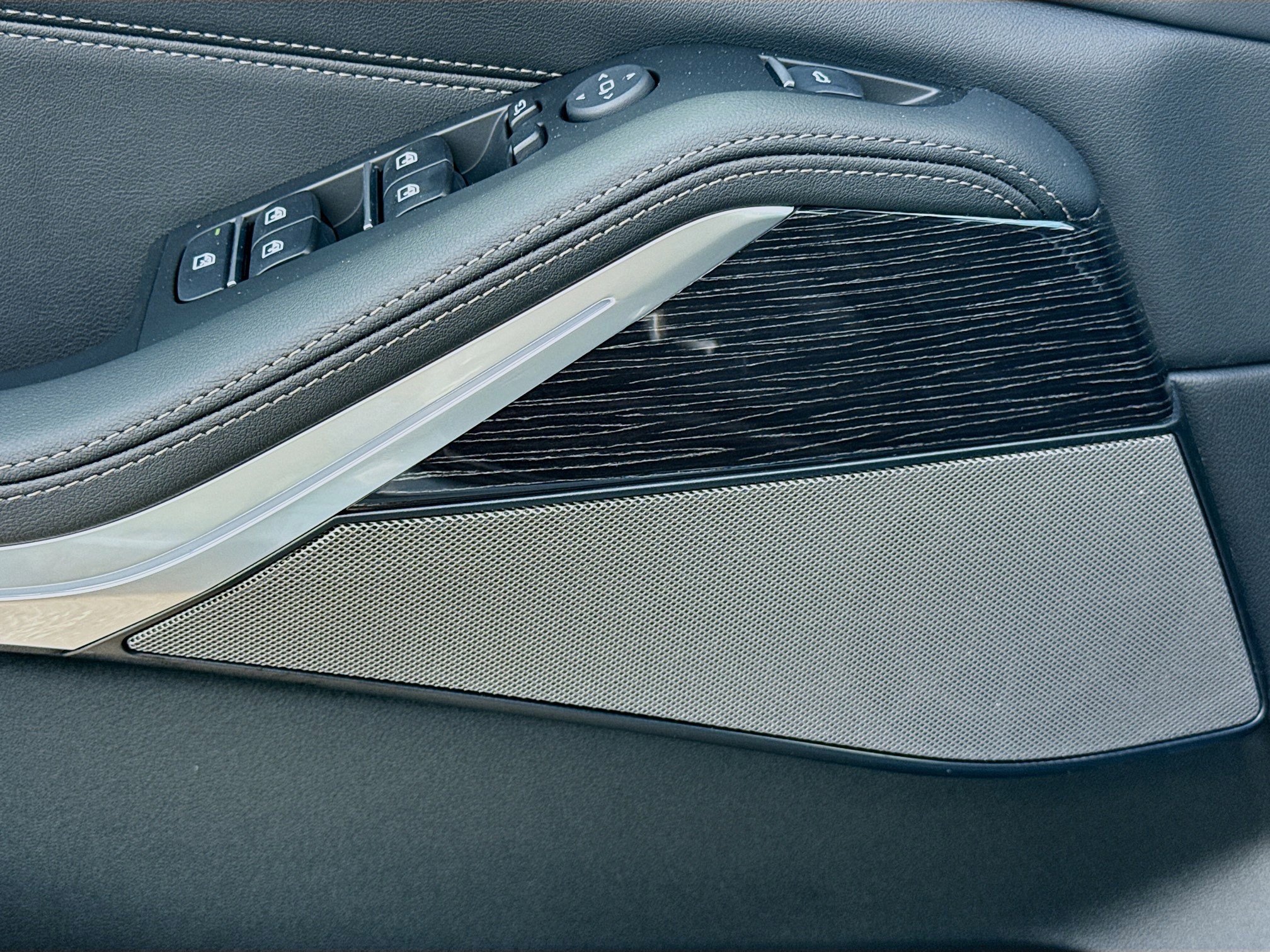 New 2026 BMW X5 sDrive40i w/ M Sport Package image 25