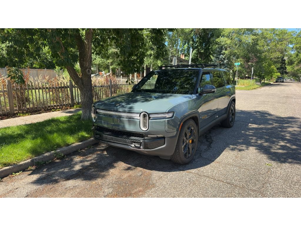 Used 2026 Rivian R1S Premium